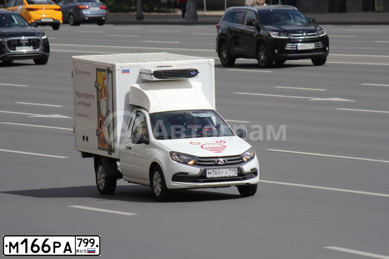 Фото автомобиля LADA 2349 WIS, 2019 — госномер В944СС790. Цвет: Белый