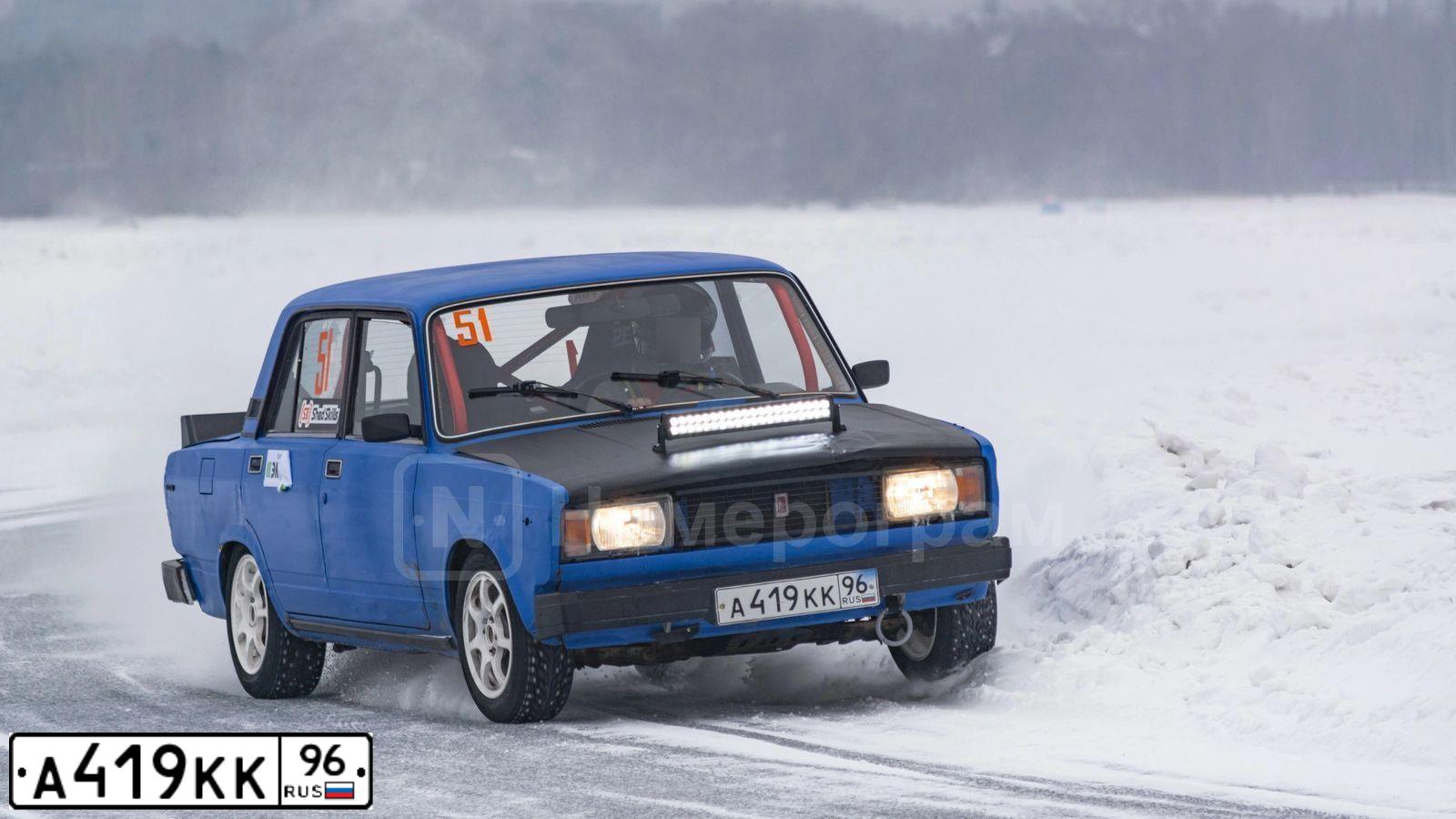 Фото автомобиля LADA 2105, 2002 — госномер А419КК96. Цвет: ФИОЛЕТОВЫЙ