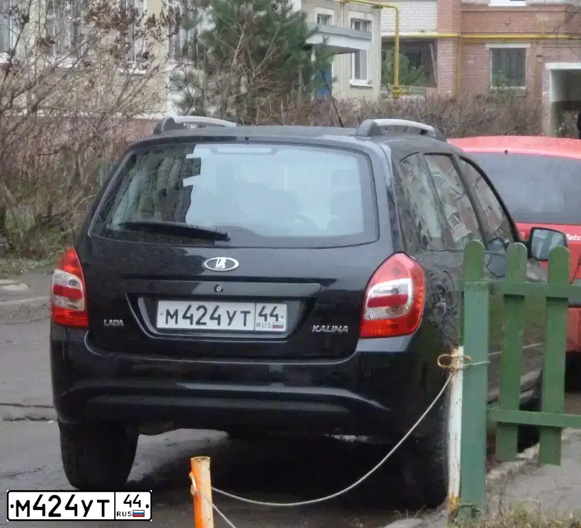 Фото автомобиля LADA 2194 KALINA, 2013 — госномер М424УТ44. Цвет: СИНЕ-ЧЕРНЫЙ