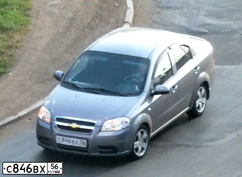 Фото автомобиля CHEVROLET AVEO, 2010 — госномер С846ВХ56. Цвет: Серый