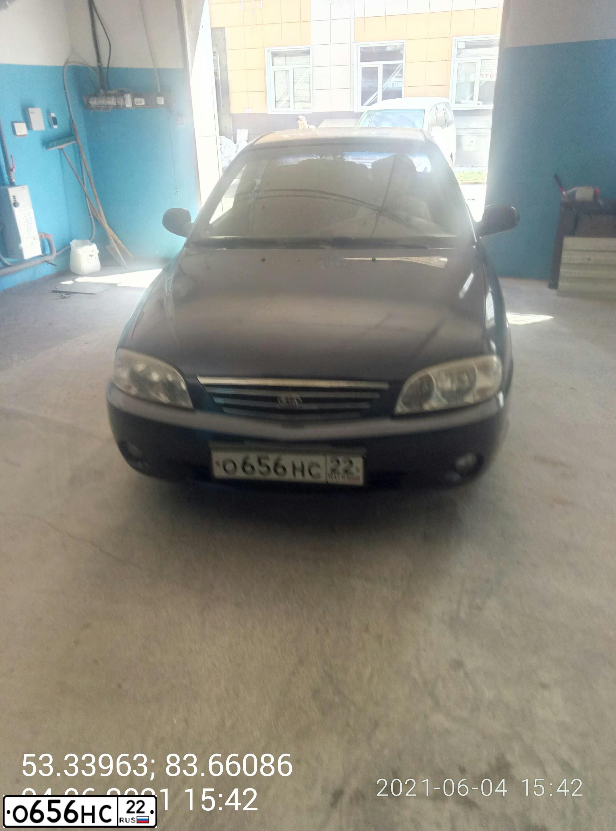Фото автомобиля KIA SPECTRA, 2006 — госномер О656НС22. Цвет: СИНИЙ