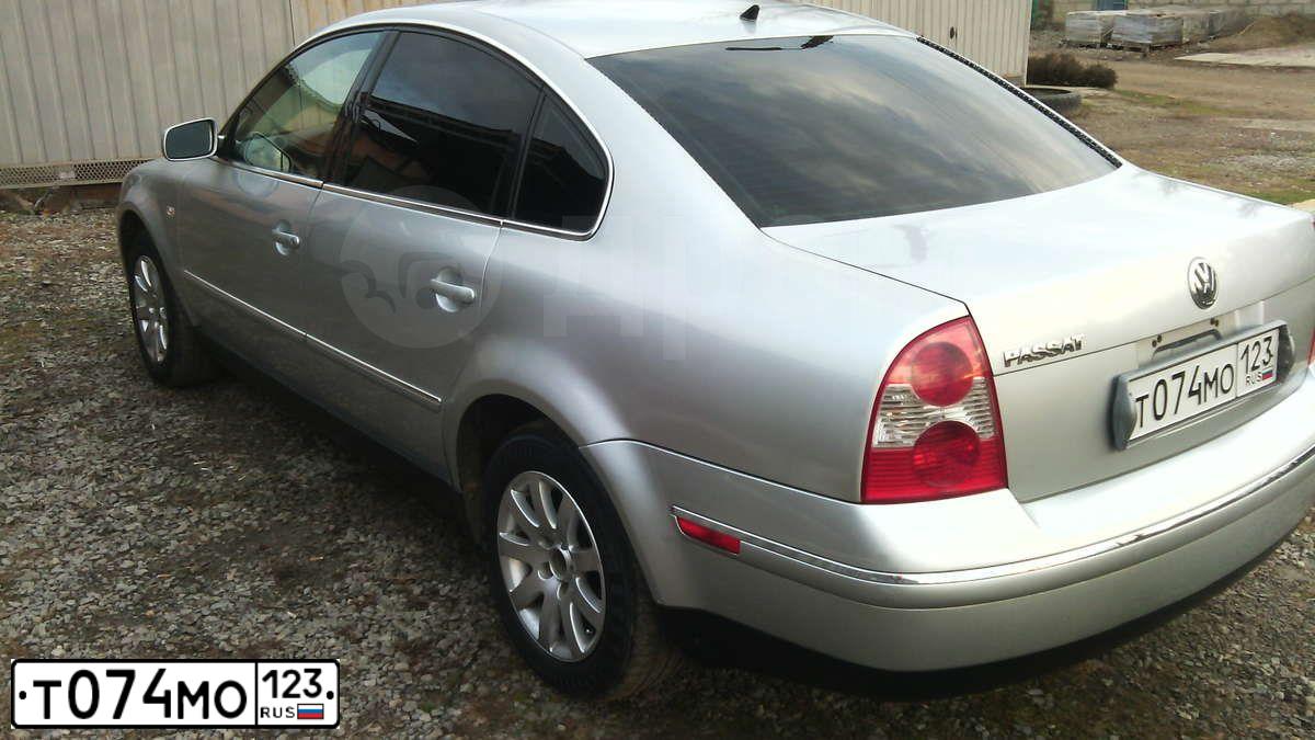 Фото автомобиля VOLKSWAGEN PASSAT, 2002 — госномер О533ОЕ01. Цвет: БЕЛЫЙ (СЕРЕБРИСТЫЙ)
