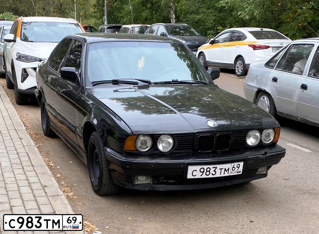Фото автомобиля BMW 520I, 1991 — госномер С983ТМ69. Цвет: ЧЕРНЫЙ