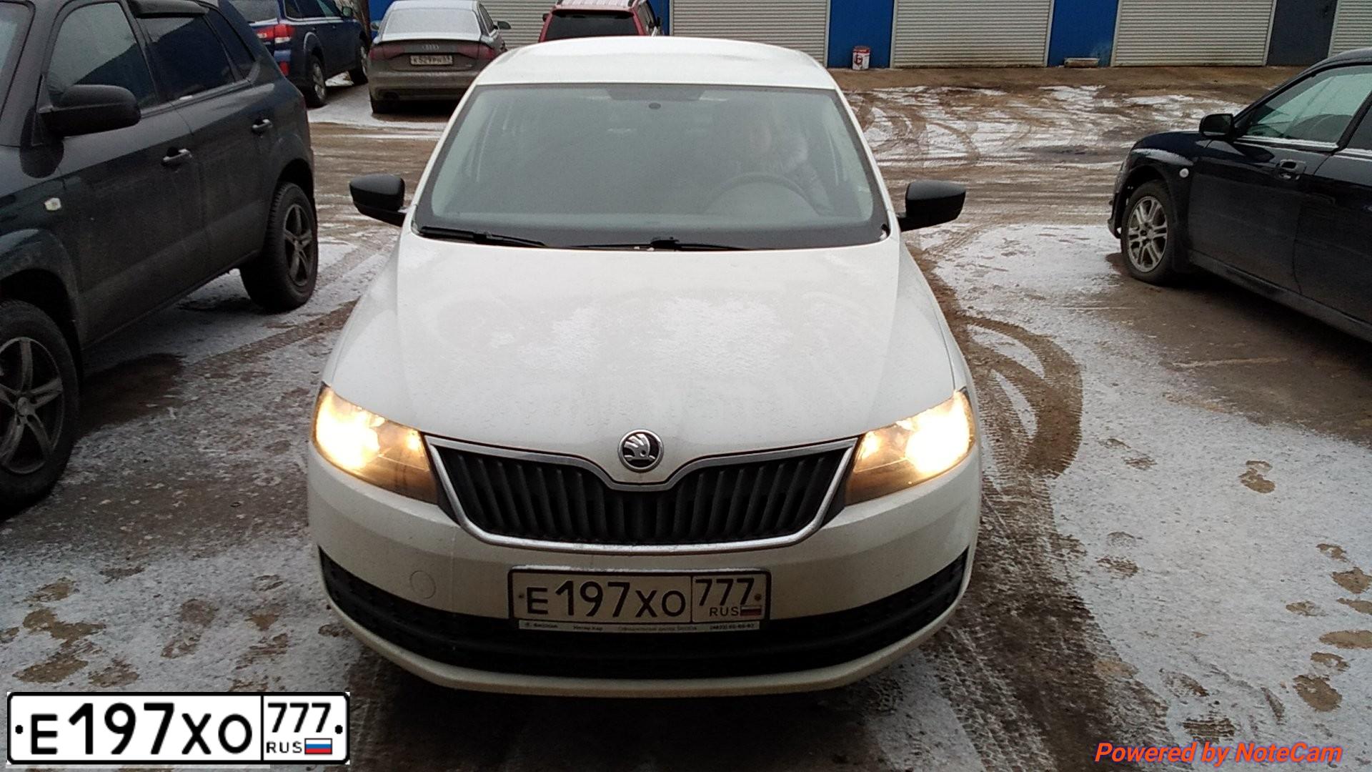 Фото автомобиля SKODA RAPID, 2017 — госномер Е197ХО77. Цвет: БЕЛЫЙ