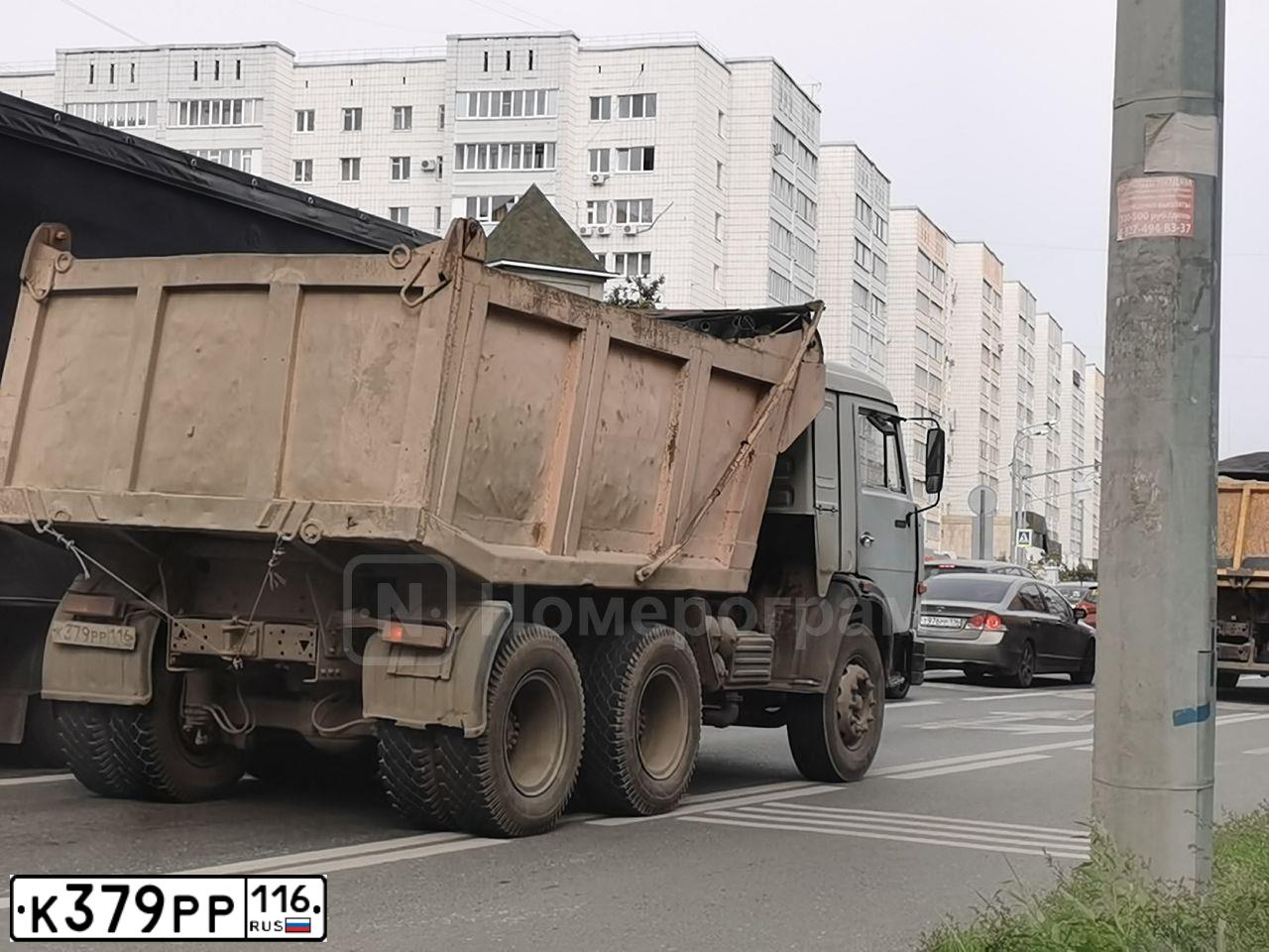 Фото автомобиля KAMAZ 5511, 2004 — госномер Р579ТА716. Цвет: СВЕТЛАЯ ДЫМКА