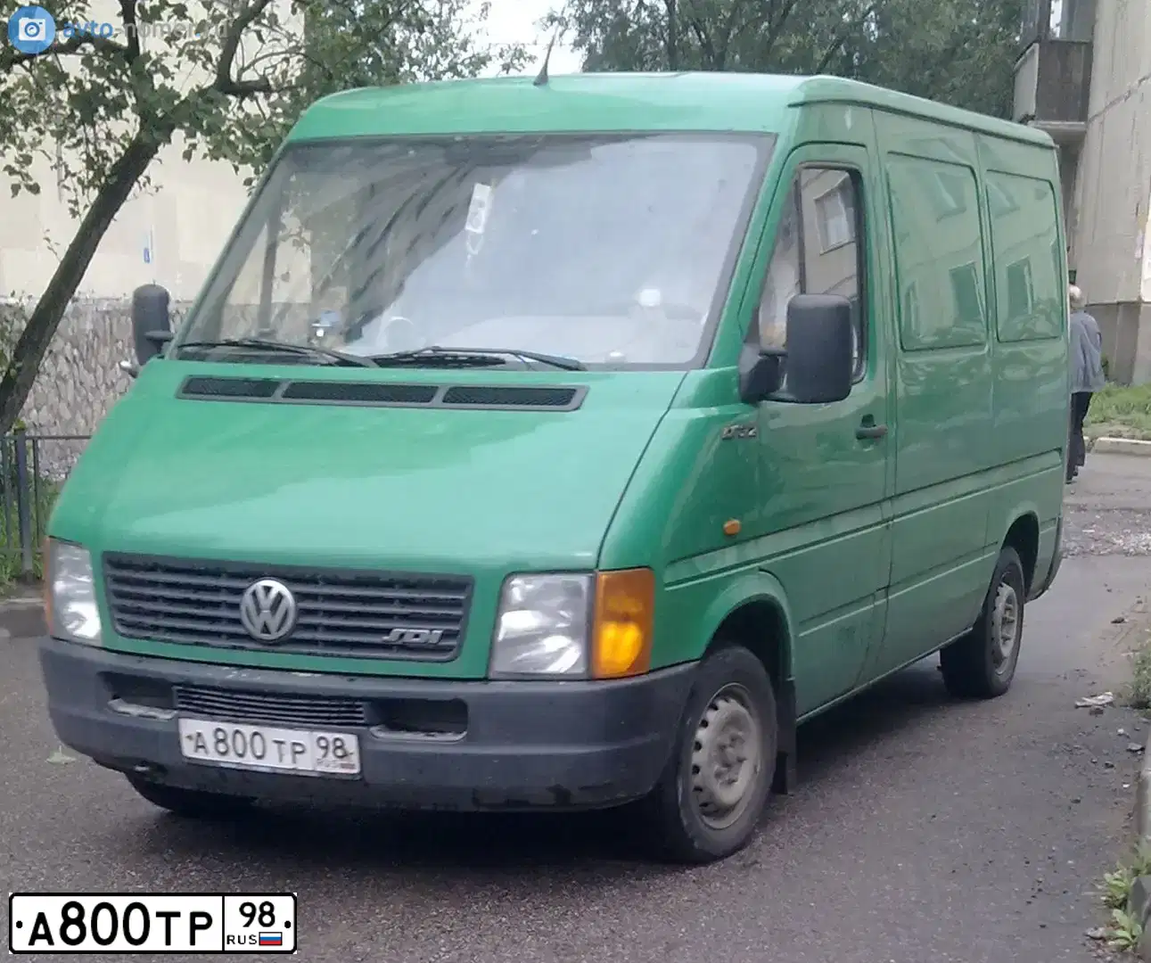 Фото автомобиля VOLKSWAGEN LT, 1999 — госномер А800ТР98. Цвет: ЗЕЛЕНЫЙ