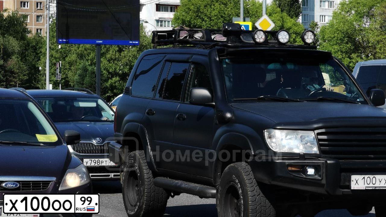Фото автомобиля HONDA CIVIC, 2003 — госномер Р647МН98. Цвет: ЧЕРНЫЙ