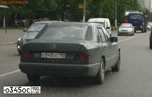 Фото автомобиля МЕРСЕДЕС-БЕНЦ 300D, 1992 — госномер О345ОС150. Цвет: ЗЕЛЕНЫЙ