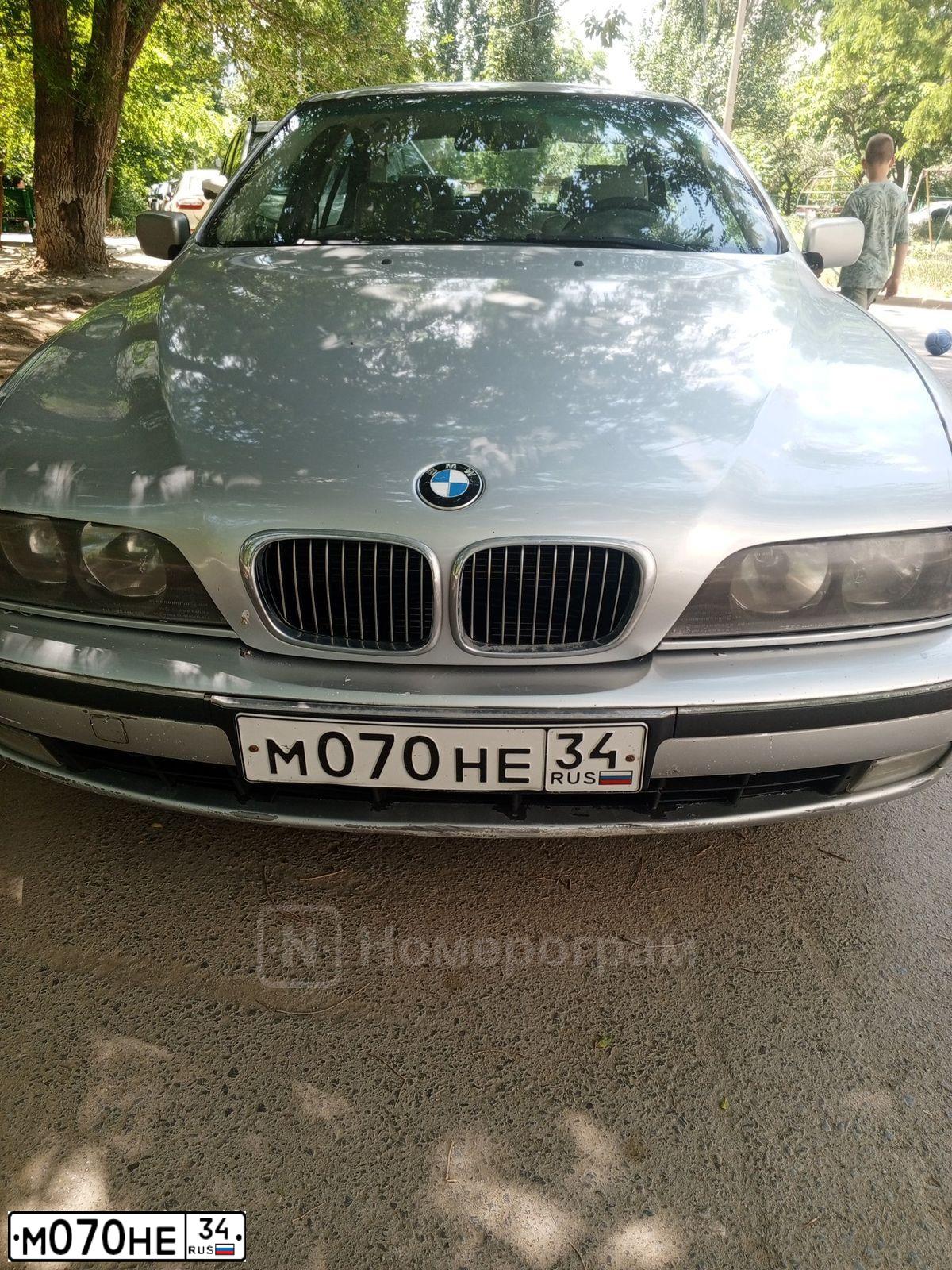 Фото автомобиля BMW SERIE 5, 1998 — госномер В999РА90. Цвет: ЧЕРНЫЙ