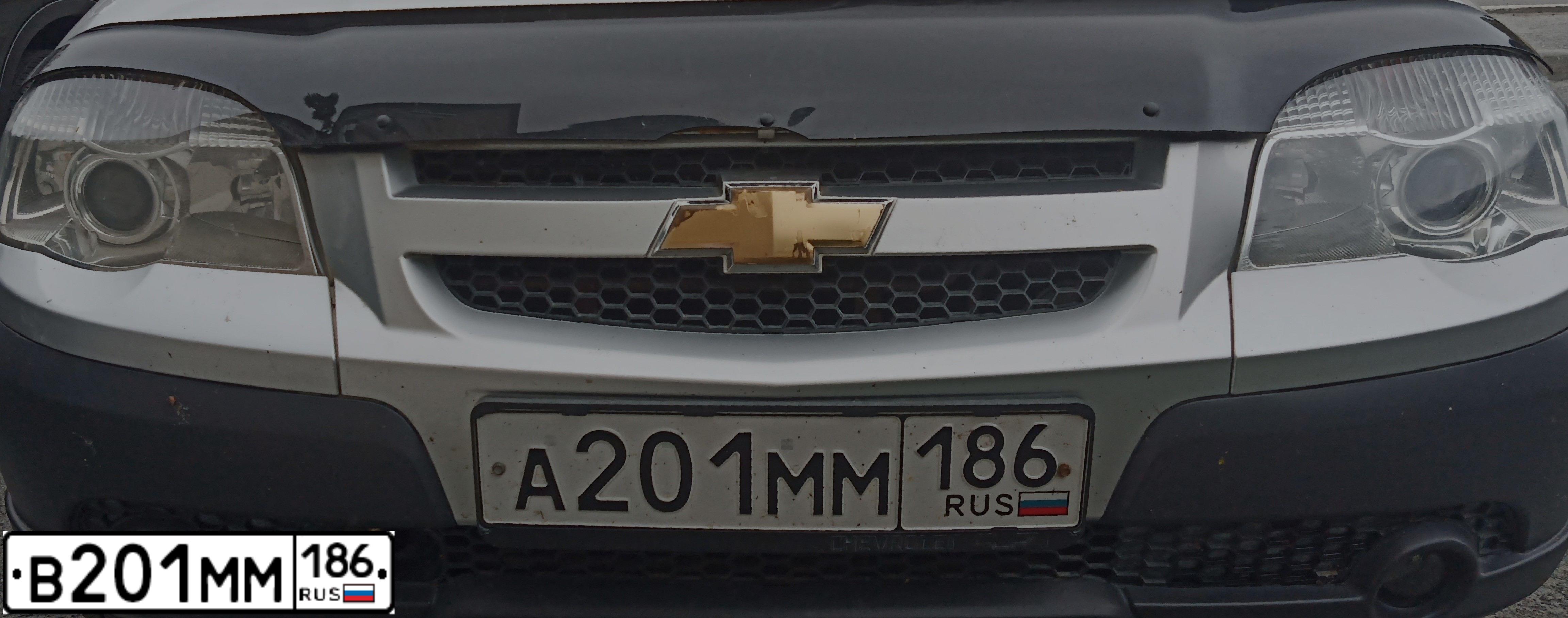 Фото автомобиля CHEVROLET NIVA, 2013 — госномер В201ММ186. Цвет: СЕРЕБРИСТЫЙ