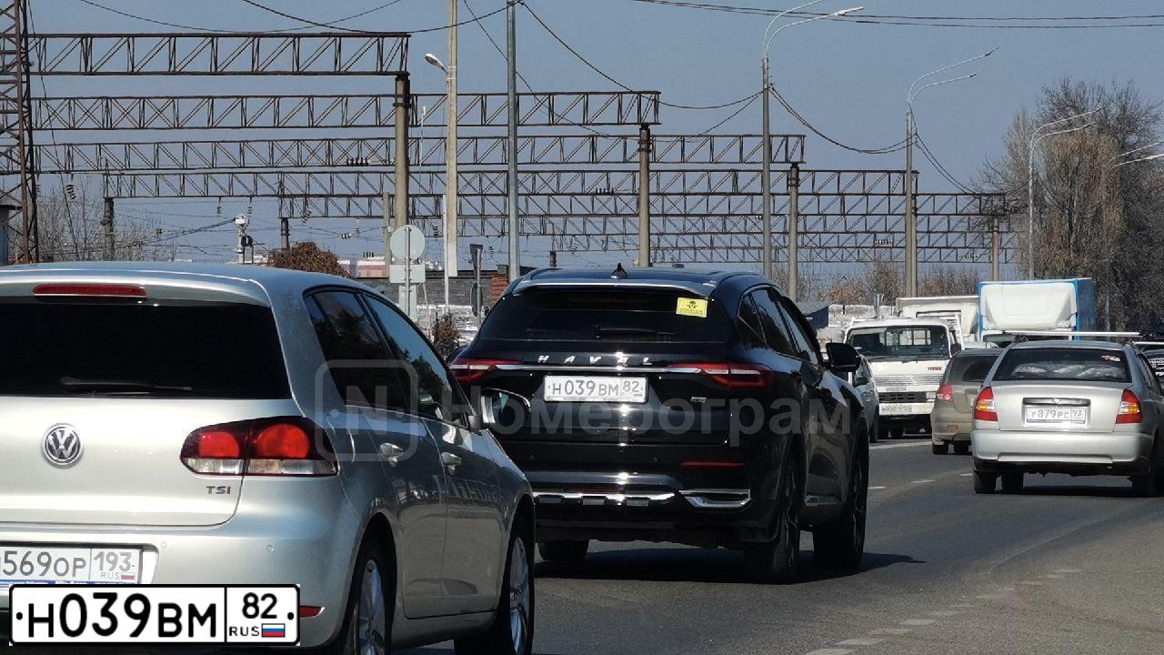 Фото автомобиля HAVAL F7 СС6465UМ22В, 2021 — госномер Н039ВМ82. Цвет: ЧЕРНЫЙ
