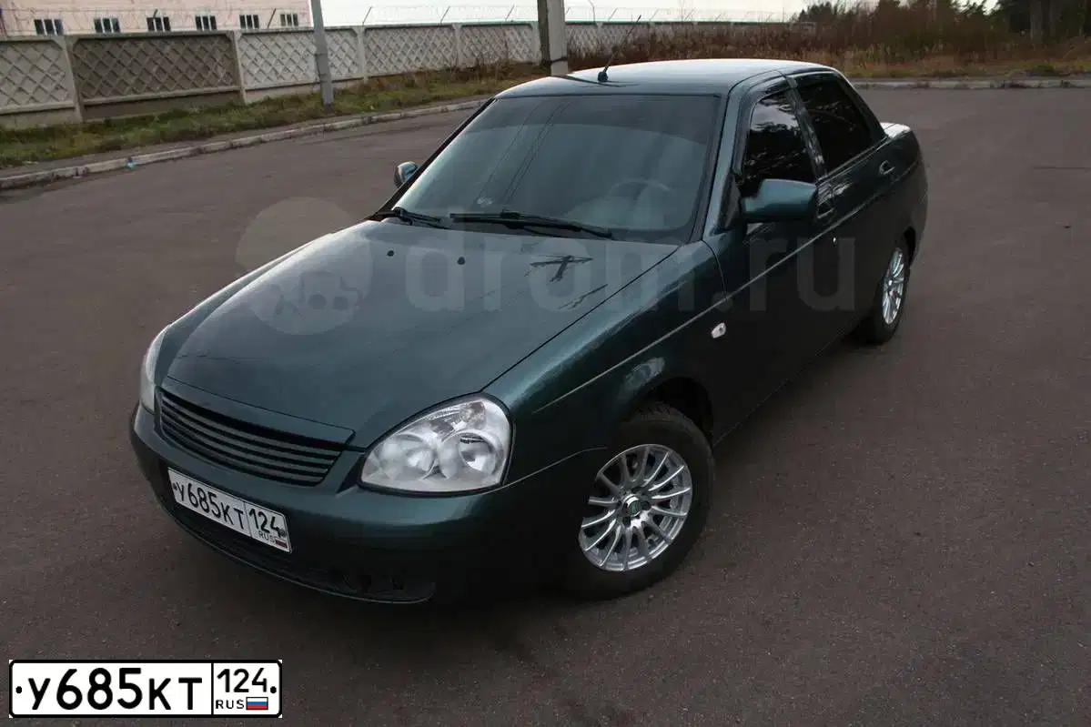 Фото автомобиля LADA 2170 PRIORA, 2011 — госномер У555МС124. Цвет: СЕРО-СИНЕ-ЗЕЛЕНЫЙ