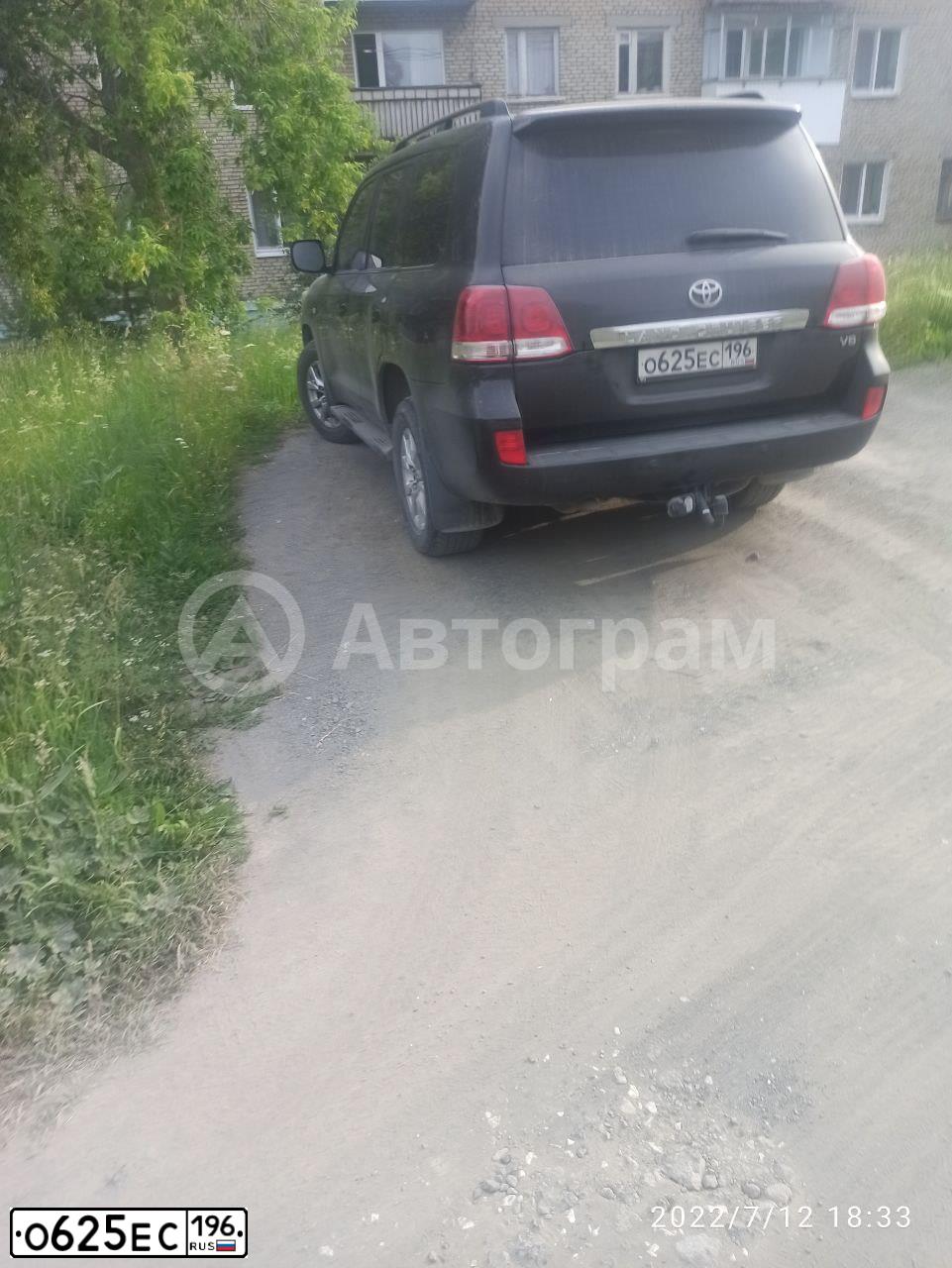 Фото автомобиля TOYOTA LANDCRUISER 200, 2008 — госномер О625ЕС196. Цвет: ЧЕРНЫЙ