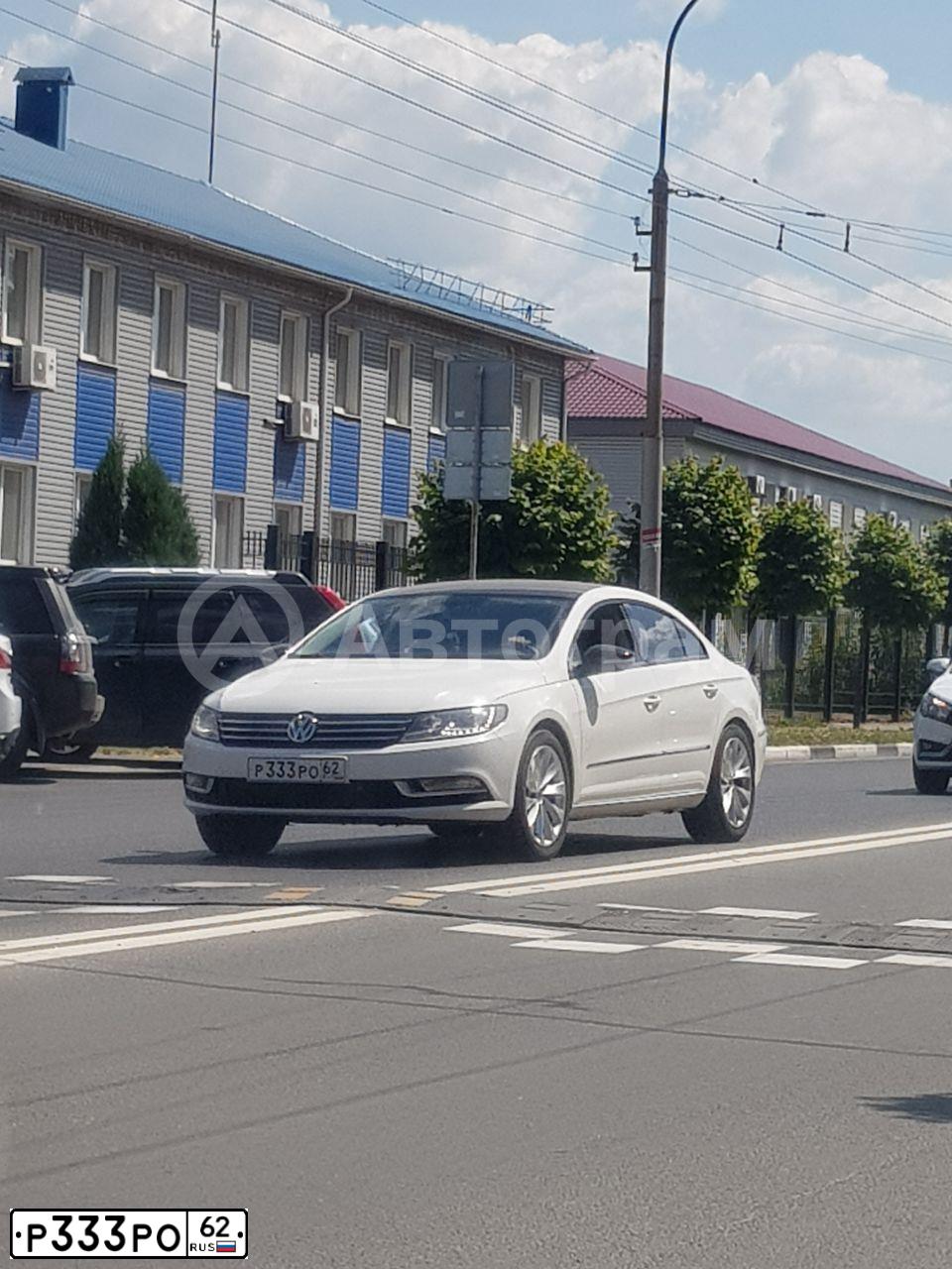 Фото автомобиля VOLKSWAGEN CC, 2012 — госномер Х118ХР190. Цвет: Белый