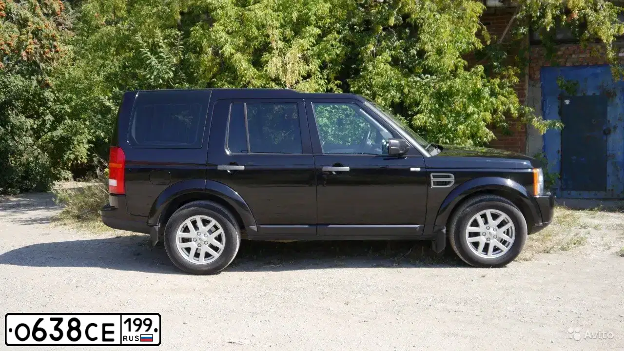 Фото автомобиля LANDROVER DISCOVERY, 2008 — госномер Е515ОУ196. Цвет: ЧЕРНЫЙ