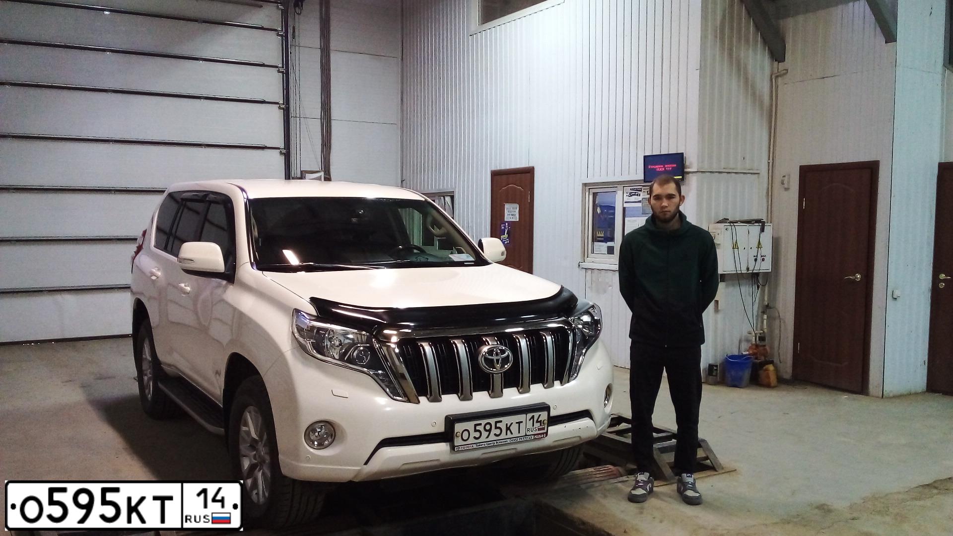 Фото автомобиля TOYOTA LANDCRUISER, 2014 — госномер О595КТ14