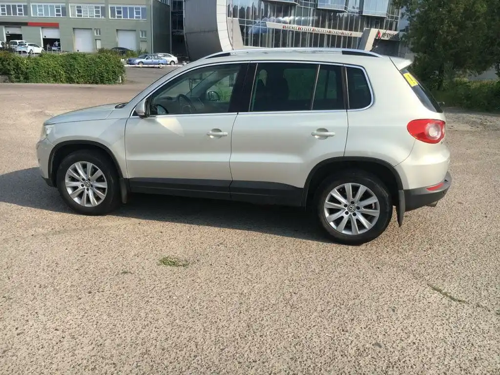 Фото автомобиля MAZDA CX-5, 2016 — госномер В833ЕУ82. Цвет: КОРИЧНЕВЫЙ