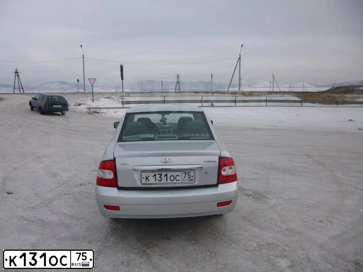 Фото автомобиля LADA PRIORA, 2008 — госномер М989КХ82. Цвет: СВЕТЛО-СЕРЕБРИСТЫЙ МЕТАЛЛ