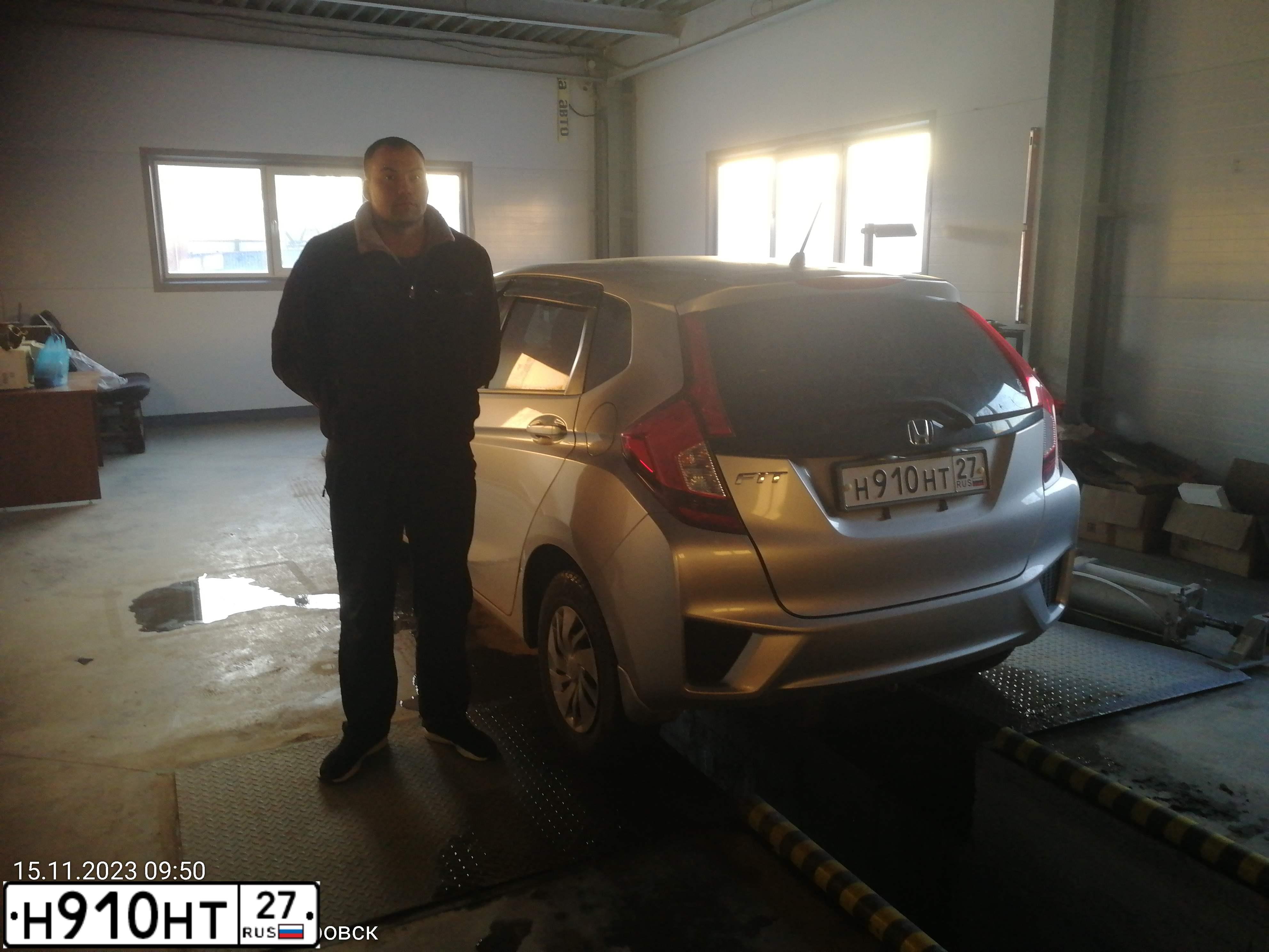Фото автомобиля HONDA FIT, 2013 — госномер Е963МО07