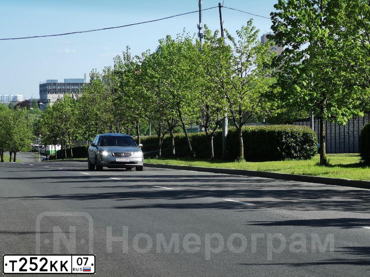 Фото автомобиля NISSAN MAXIMA, 2003 — госномер М935АС164. Цвет: Серый