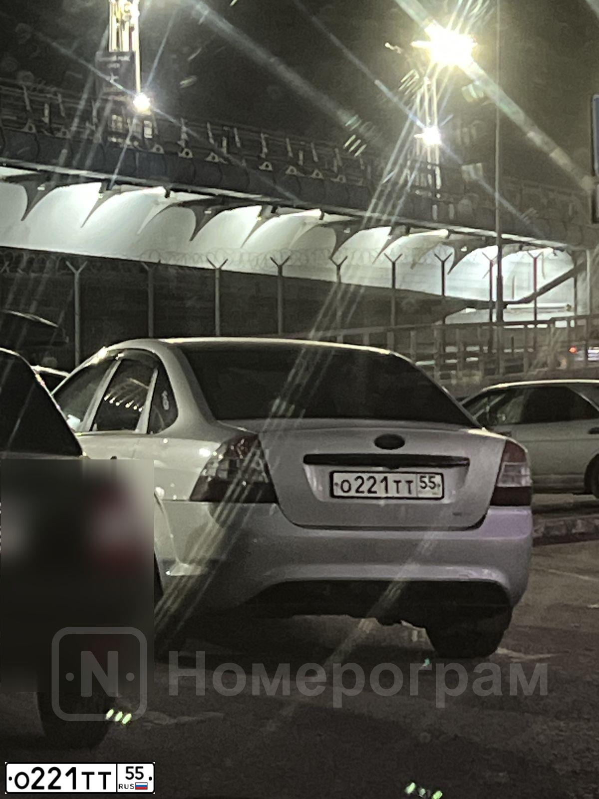 Фото автомобиля FORD D FOCUS, 2007 — госномер О221ТТ55. Цвет: серебристый