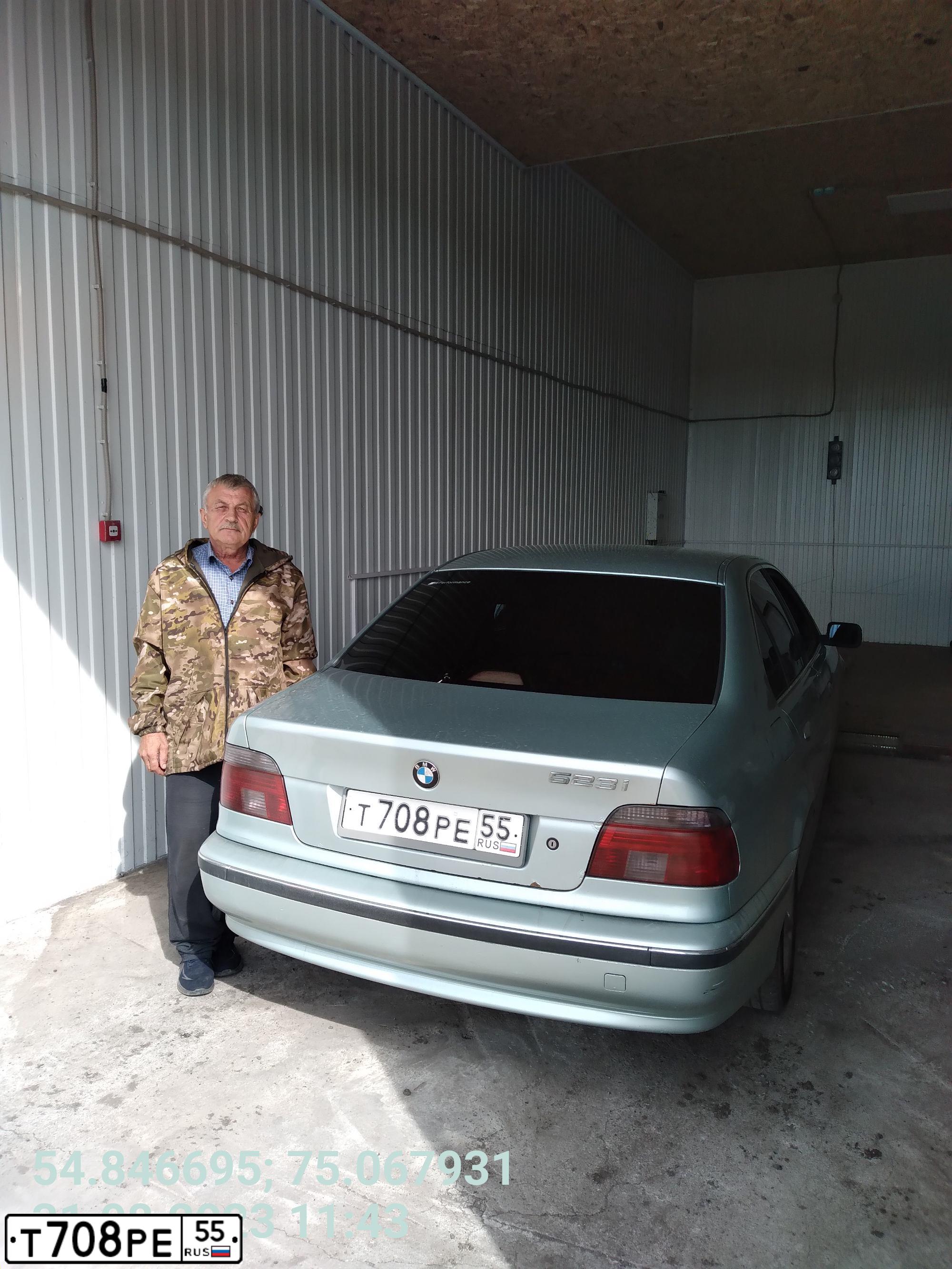 Фото автомобиля BMW W SERIE 5, 1999 — госномер Т708РЕ55. Цвет: ЗЕЛЕНЫЙ