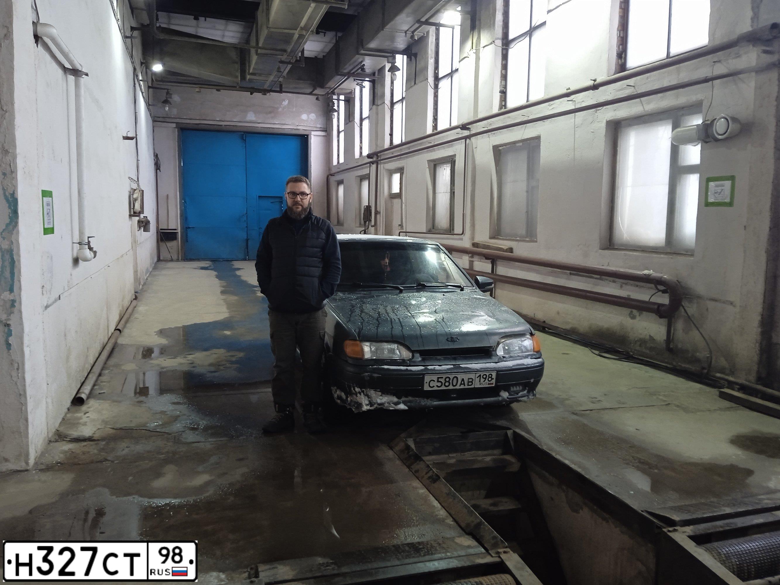 Фото автомобиля LADA 2114, 2007 — госномер Т267СН198. Цвет: СЕРО-СИНЕ-ЗЕЛЕНЫЙ