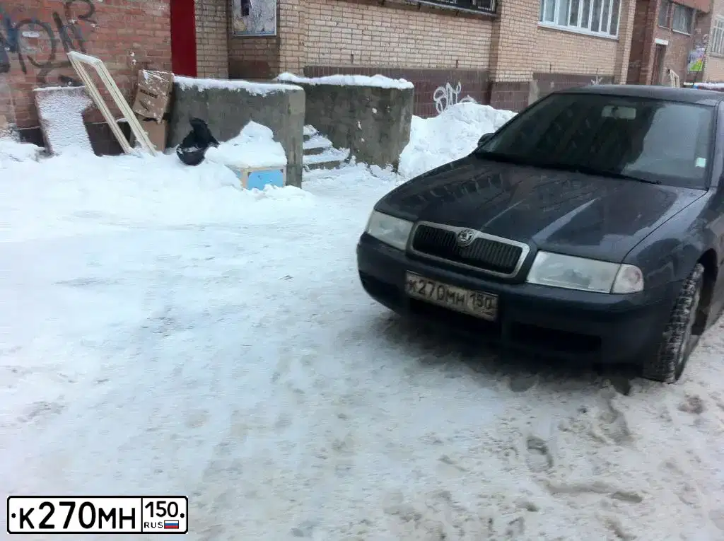 Фото автомобиля SKODA OCTAVIA, 2008 — госномер Т478ОВ32. Цвет: ТЕМНО-СЕРЫЙ