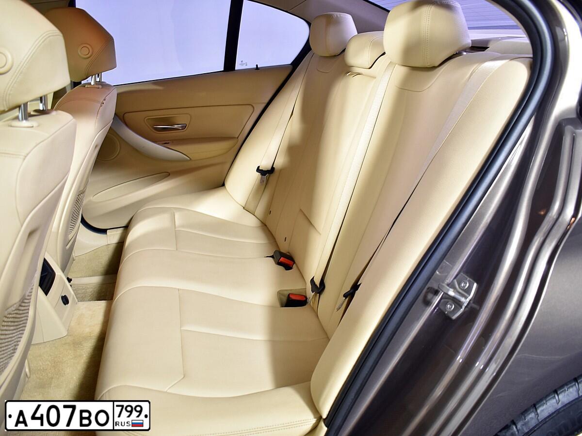 Фото автомобиля BMW SERIE 3, 2012 — госномер А407ВО799. Цвет: Коричневый
