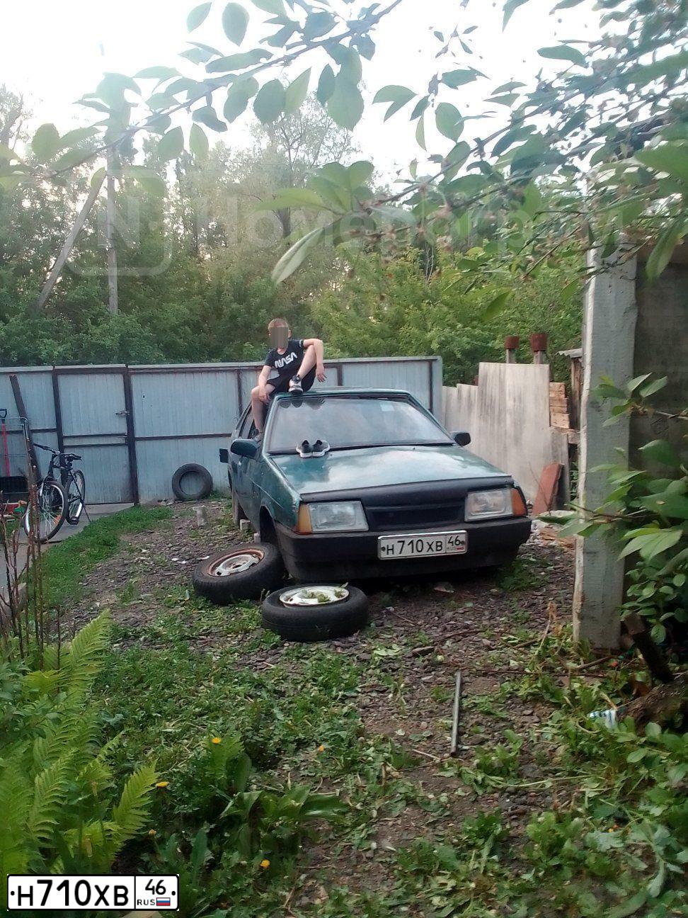 Фото автомобиля LADA 2109 SAMARA, 1997 — госномер М006МА46. Цвет: ИЗУМРУД