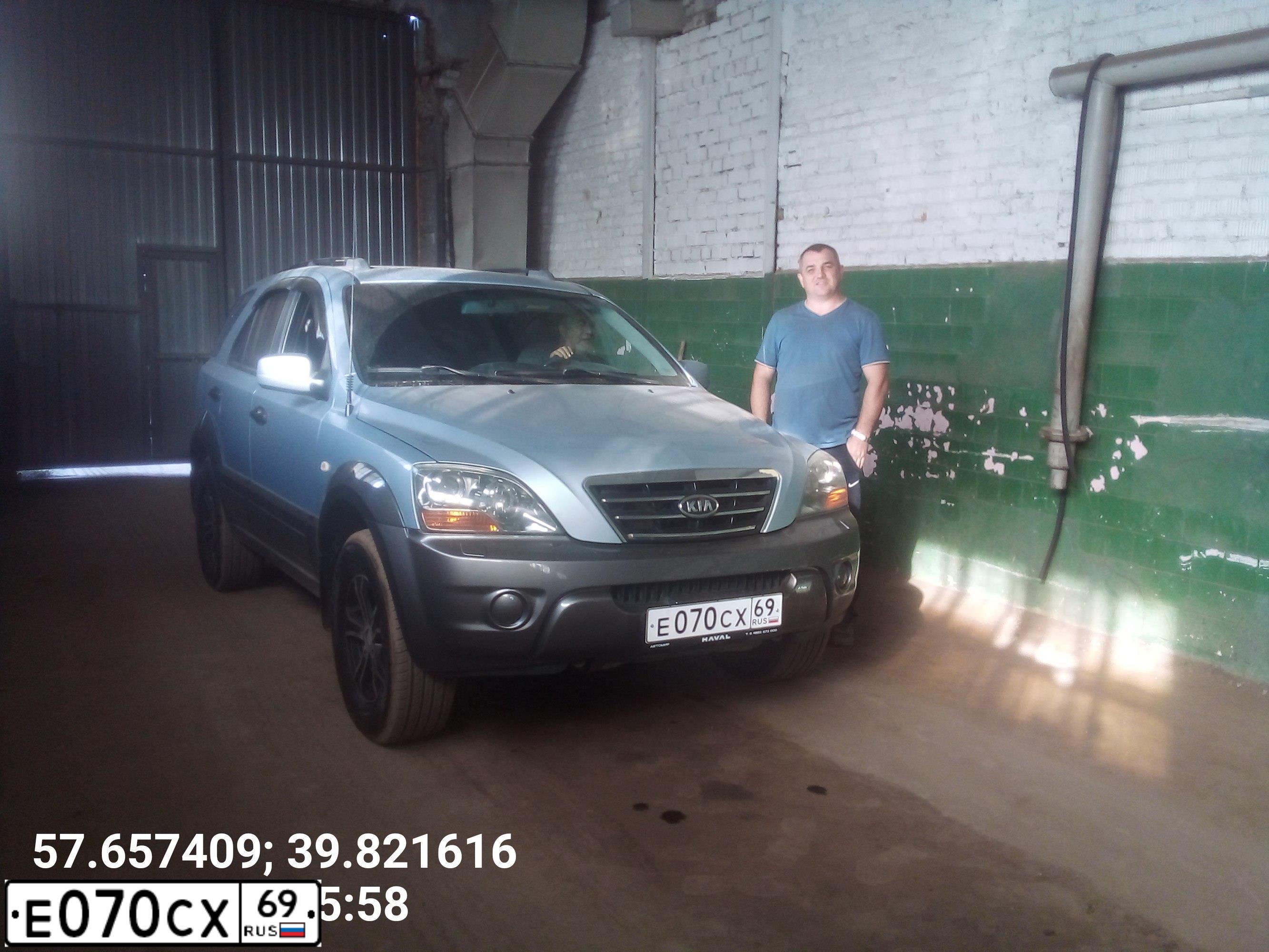 Фото автомобиля KIA SORENTO, 2007 — госномер Е988КС76. Цвет: СИНИЙ