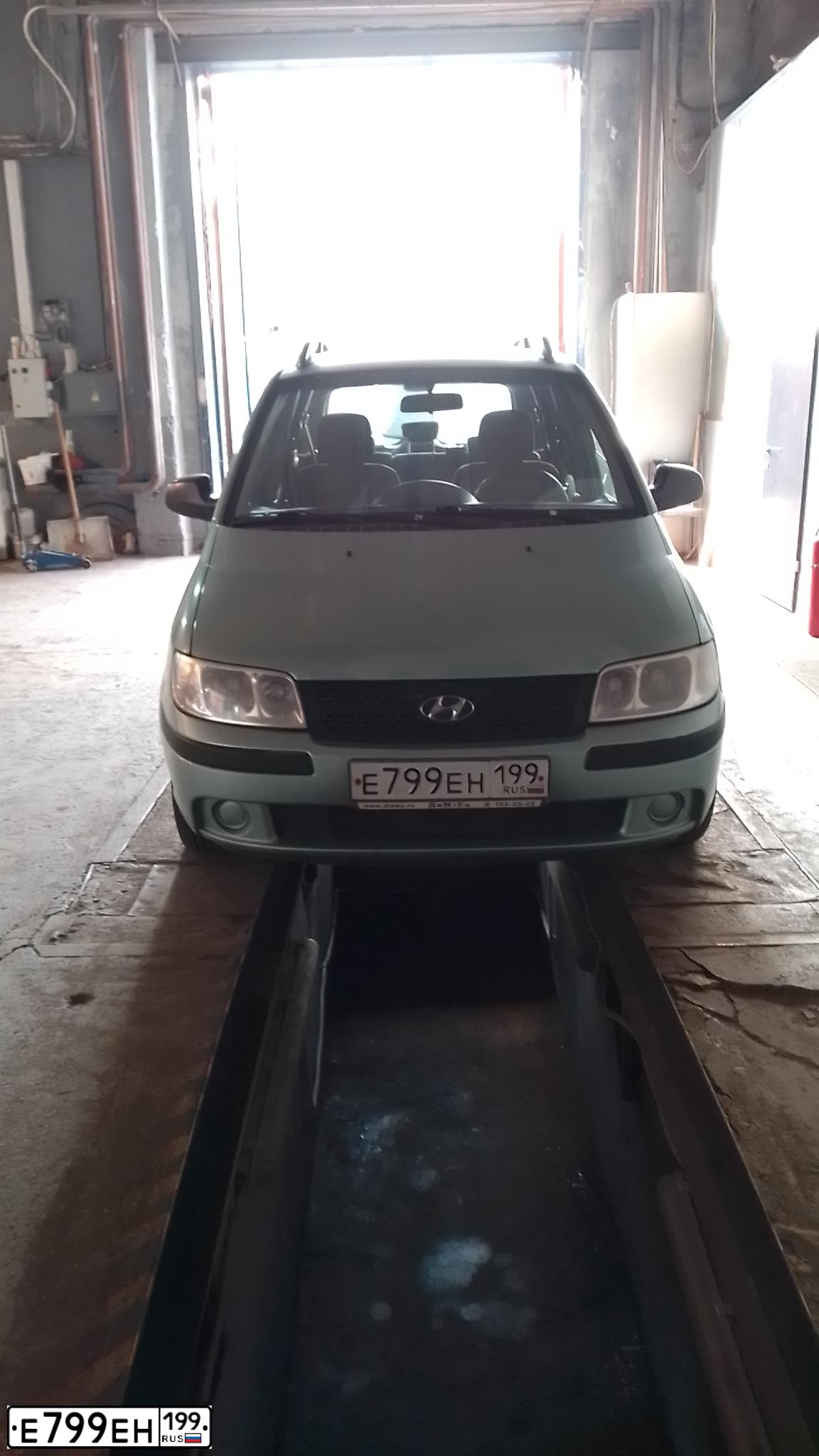 Фото автомобиля HYUNDAI MATRIX, 2005 — госномер Е799ЕН199. Цвет: СВЕТЛО-СЕРО-ЗЕЛЕНЫЙ