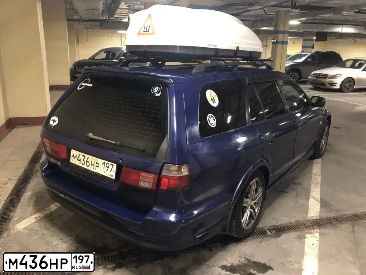 Фото автомобиля MITSUBISHI GALANT, 1997 — госномер У701АВ550