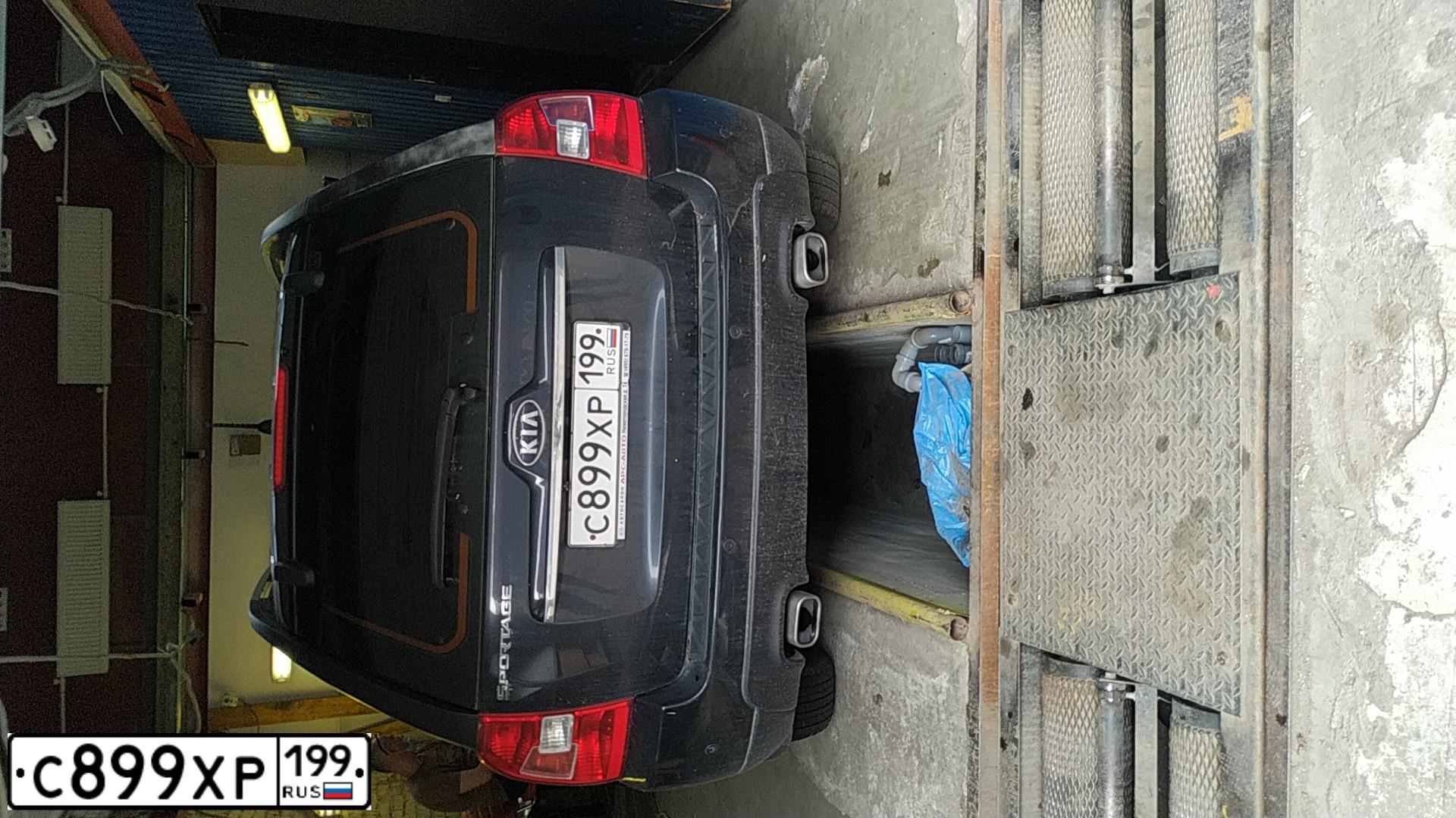 Фото автомобиля KIA SPORTAGE, 2010 — госномер С899ХР199. Цвет: ЧЕРНЫЙ МЕТАЛЛИК