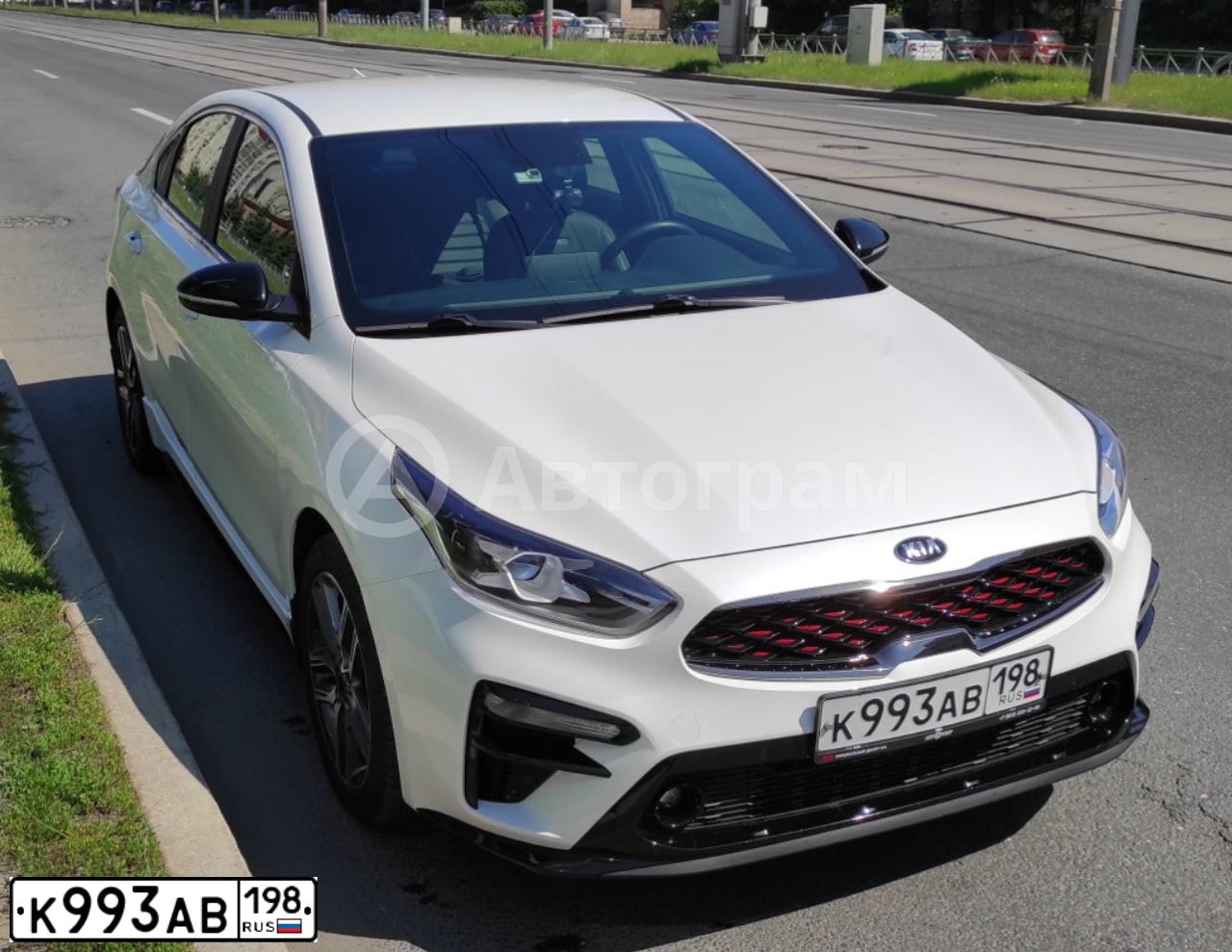 Фото автомобиля KIA CERATO, 2020 — госномер К993АВ198. Цвет: Белый