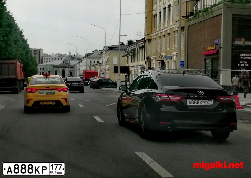 Фото автомобиля TOYOTA CAMRY, 2019 — госномер Р474УУ799