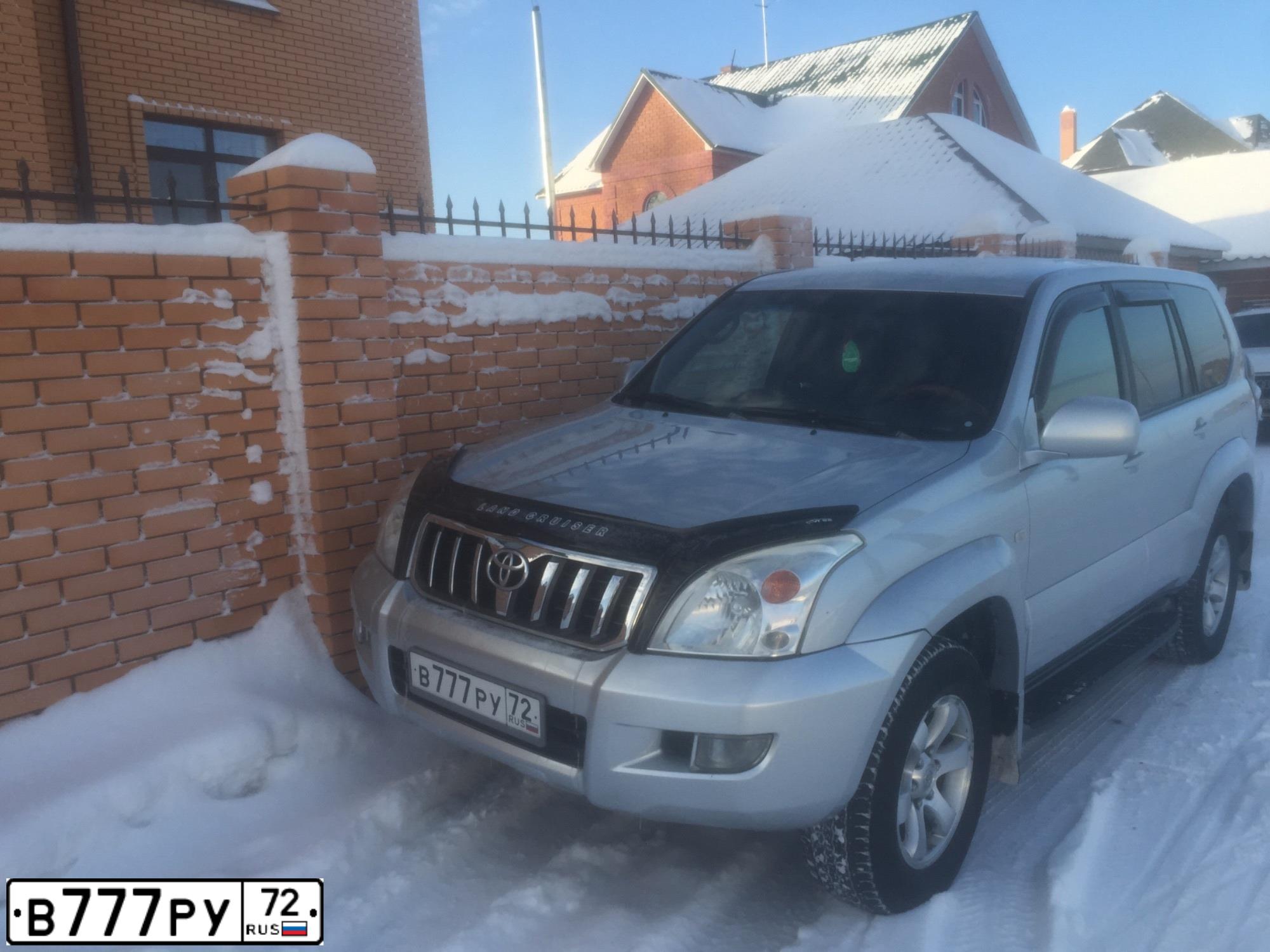 Фото автомобиля TOYOTA LANDCRUISER, 2006 — госномер В777РУ72. Цвет: СЕРЕБРИСТЫЙ