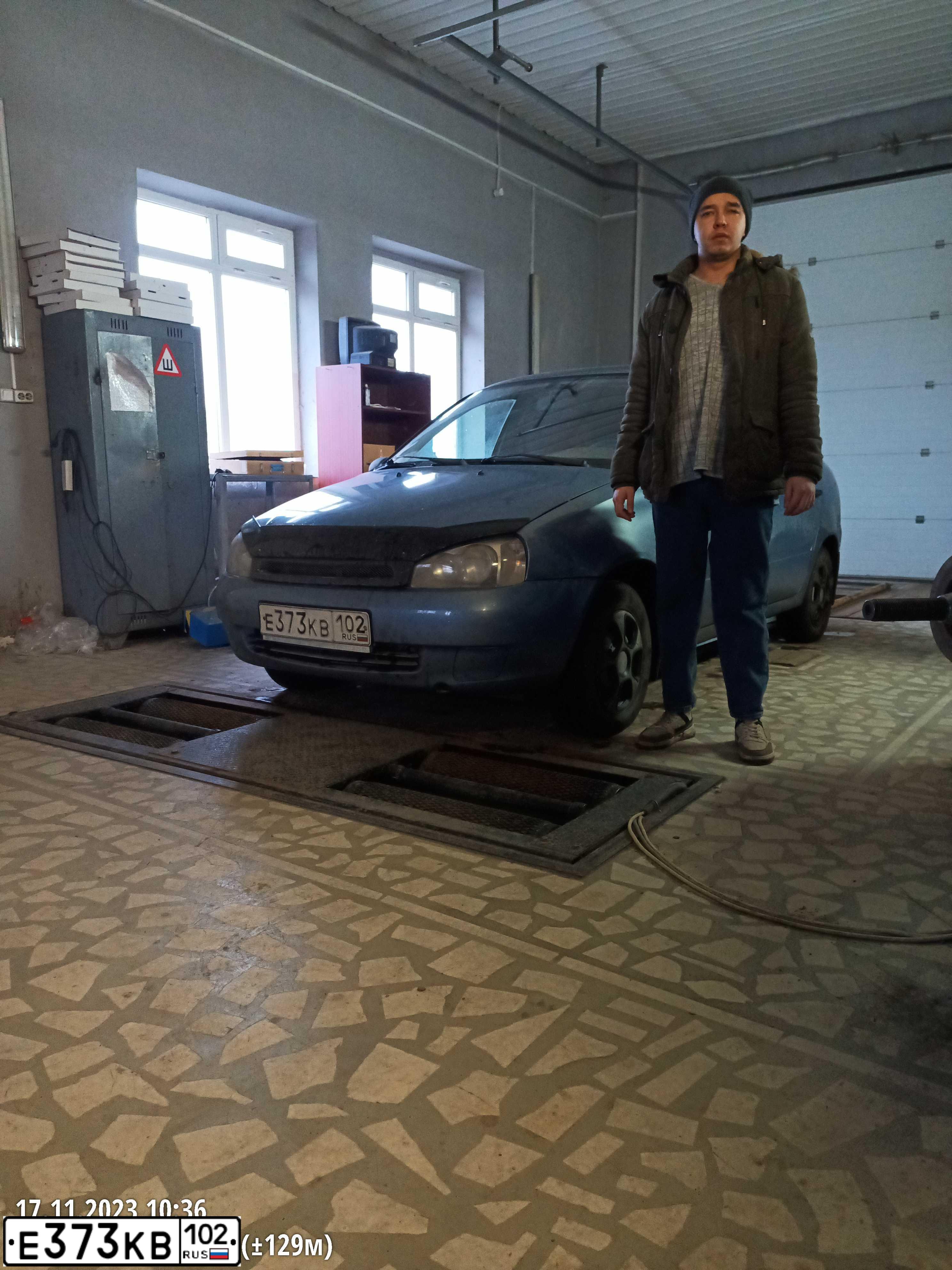 Фото автомобиля LADA 1118 KALINA, 2007 — госномер Е373КВ102. Цвет: Серо-Синий