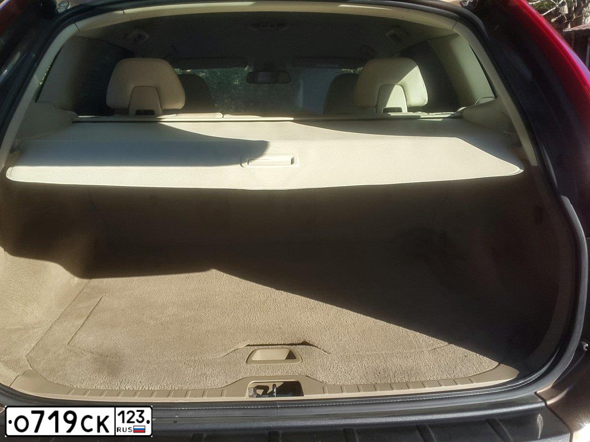 Фото автомобиля VOLVO XC60, 2010 — госномер О719СК123. Цвет: ЗОЛОТИСТЫЙ