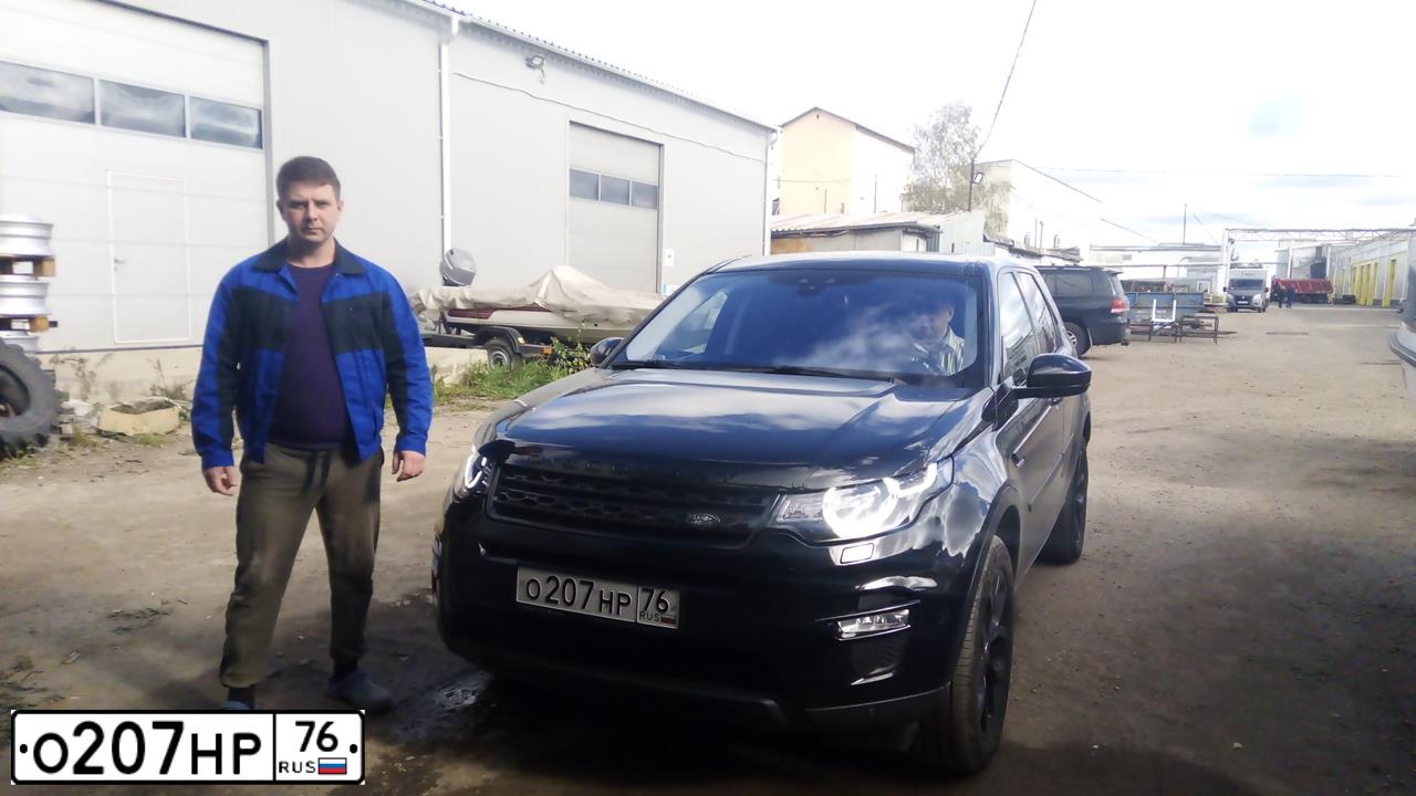 Фото автомобиля LANDROVER DISCOVERY SPORT, 2016 — госномер О207НР76. Цвет: ЧЕРНЫЙ