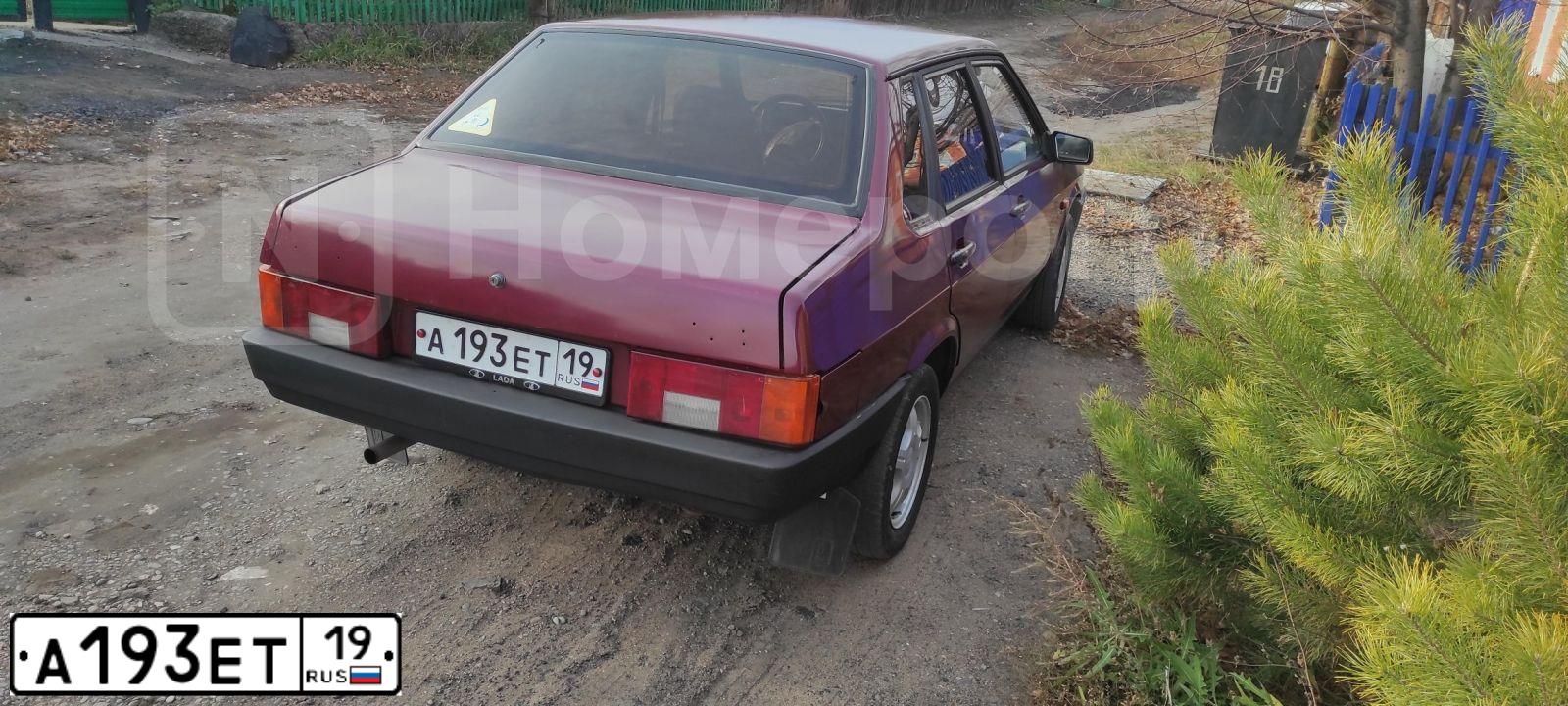 Фото автомобиля ВАЗ 21099, 1997 — госномер М818РХ19. Цвет: Красный