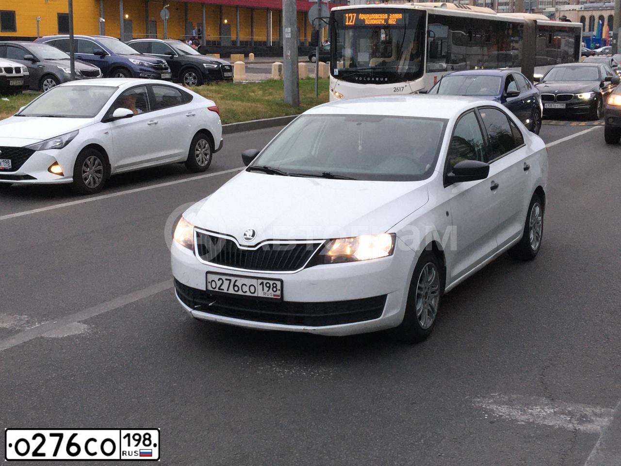 Фото автомобиля SKODA RAPID, 2016 — госномер О276СО198. Цвет: Белый
