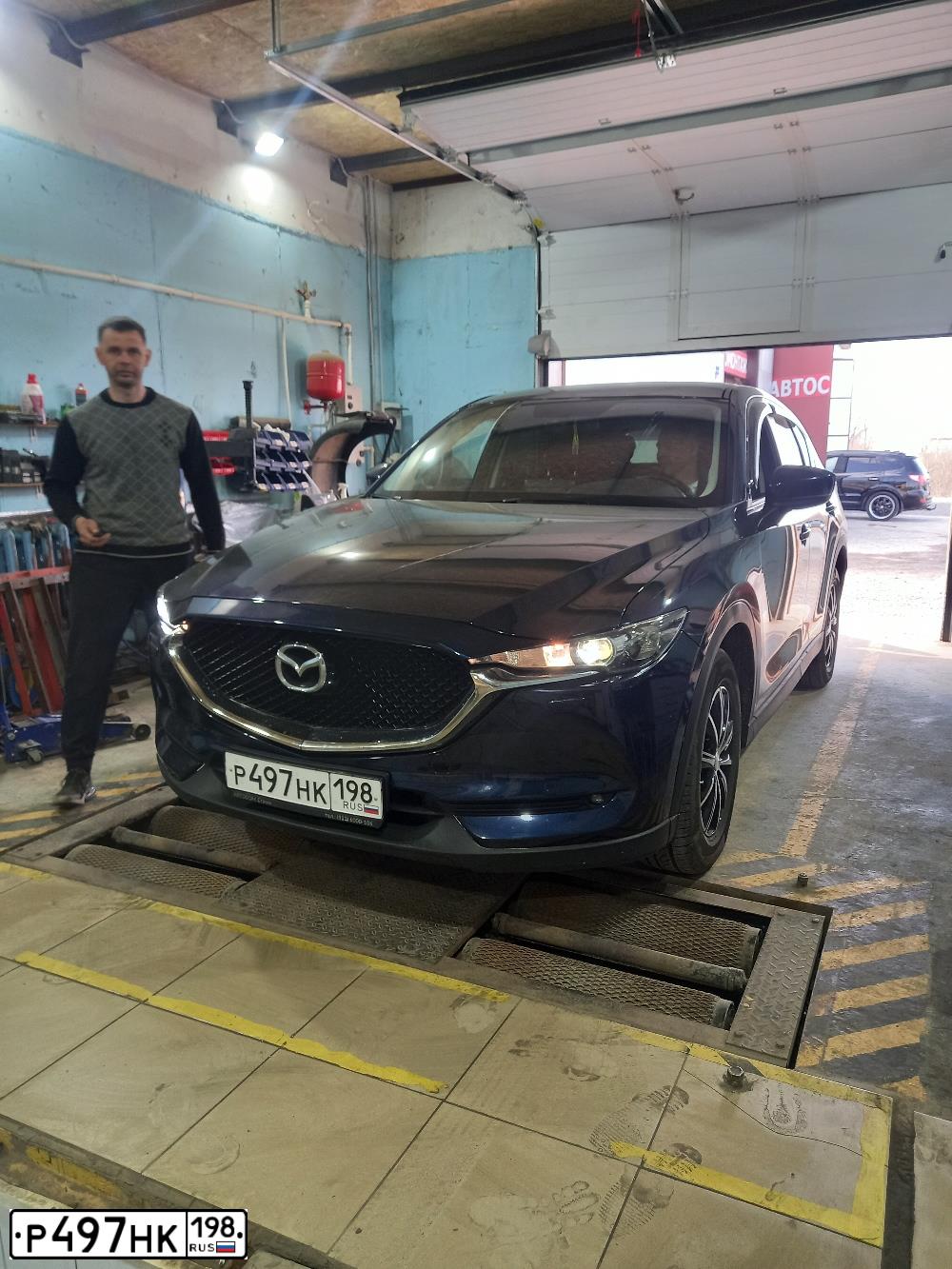 Фото автомобиля MAZDA CX-5 КЕ5W7А, 2019 — госномер М606ТА35. Цвет: синий