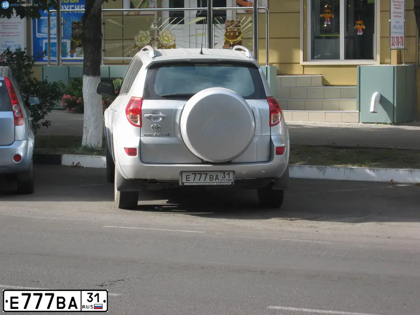 Фото автомобиля TOYOTA RAV4, 2008 — госномер Е777ВА31. Цвет: Серебристый