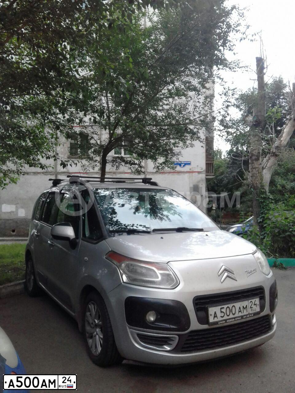 Фото автомобиля DAEWOO NEXIA, 2007 — госномер А500АМ24. Цвет: Перламутрово-голубой
