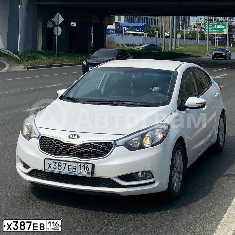 Фото автомобиля KIA CERATO, 2015 — госномер Х387ЕВ116. Цвет: Белый