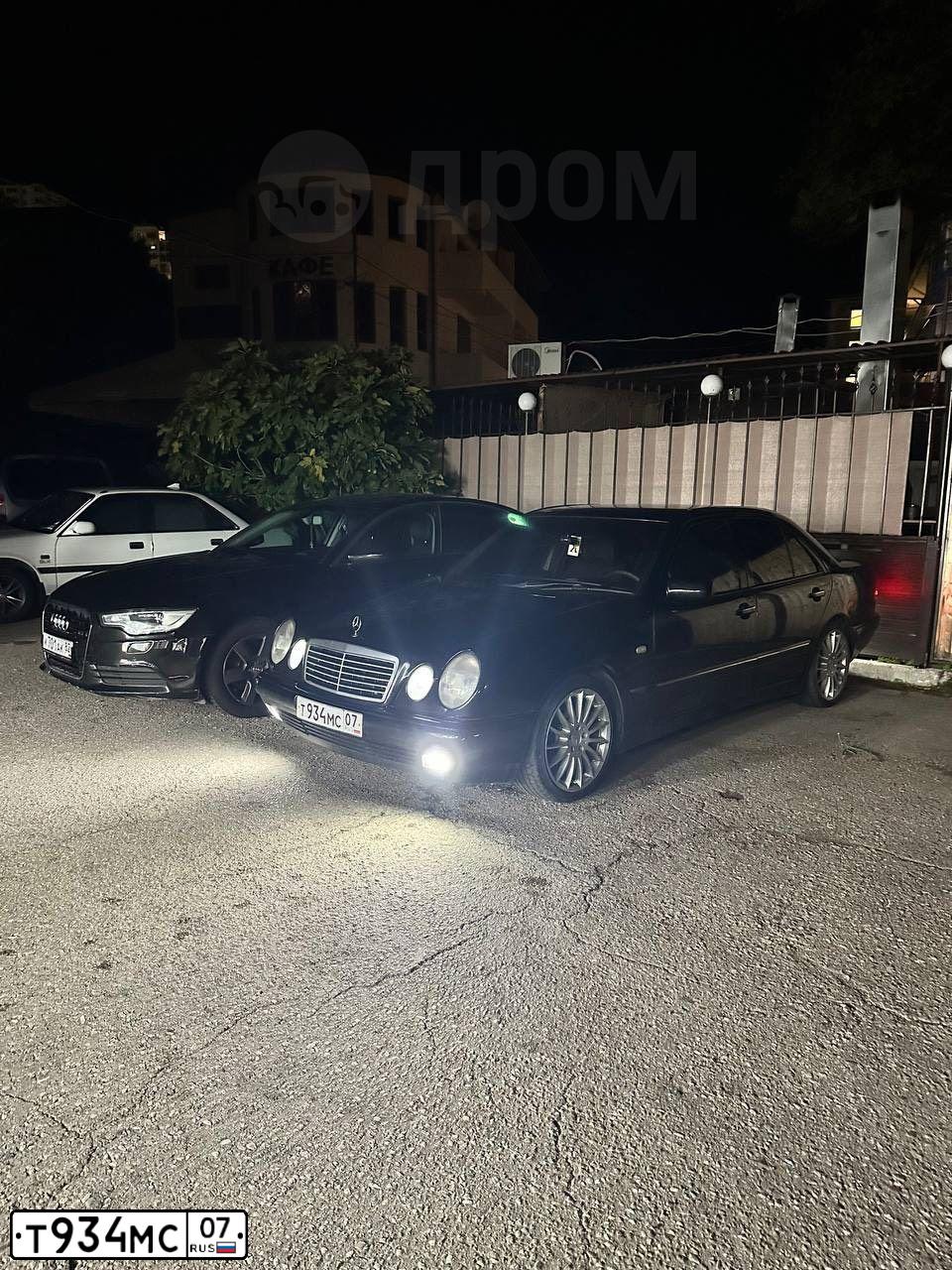 Фото автомобиля MERCEDES E-KLASSE, 1997 — госномер Т934МС07. Цвет: ЧЕРНЫЙ