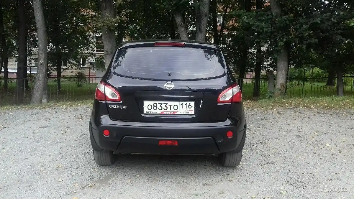 Фото автомобиля NISSAN QASHQAI, 2011 — госномер Х831МО799. Цвет: ЧЕРНЫЙ