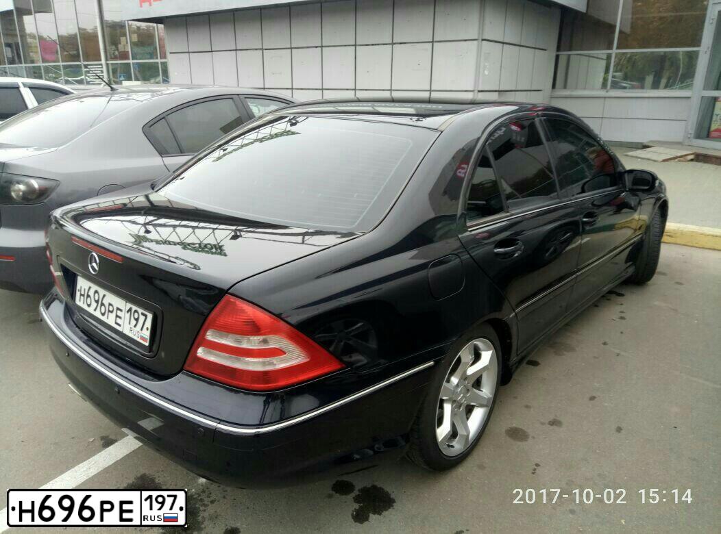 Фото автомобиля MERCEDES C-KLASSE, 2005 — госномер Н696РЕ197. Цвет: ЧЕРНЫЙ