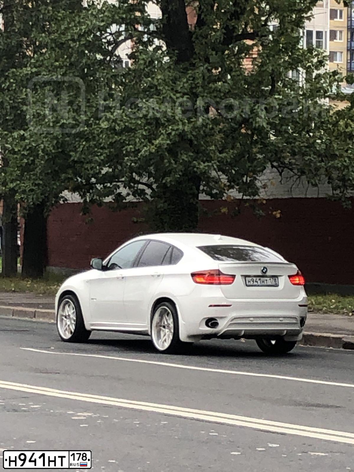 Фото автомобиля BMW X6, 2012 — госномер Н941НТ178. Цвет: БЕЛЫЙ